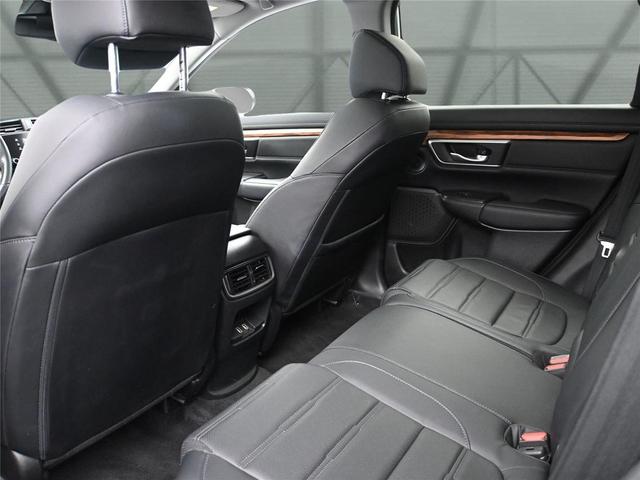 Photo of 2022 Platinum White Pearl Honda CR-V