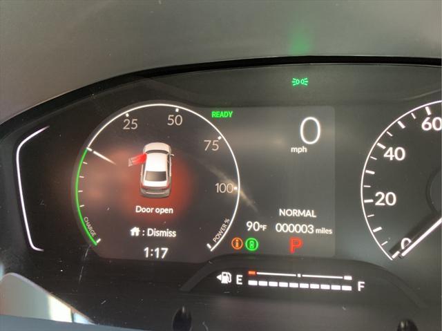 Photo of 2025 Platinum Honda Civic Hybrid