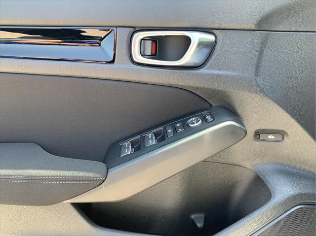 Photo of 2025 Platinum Honda Civic Hybrid