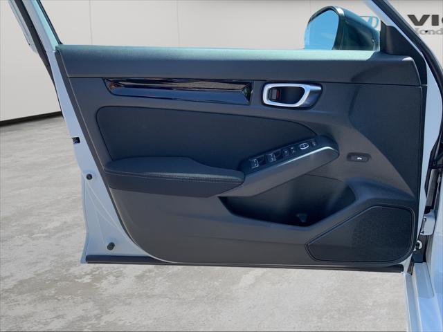 Photo of 2025 Platinum Honda Civic Hybrid