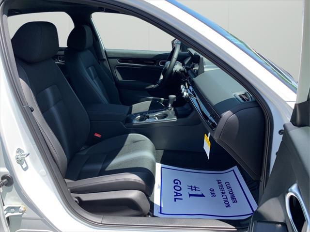 Photo of 2025 Platinum Honda Civic Hybrid