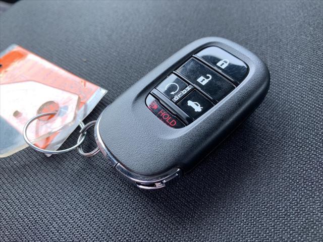 Photo of 2025 Platinum Honda Civic Hybrid