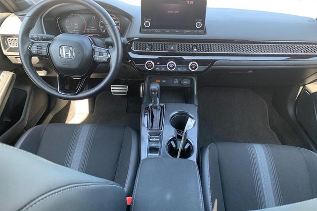 Photo of 2023 Platinum White Pearl Honda Civic