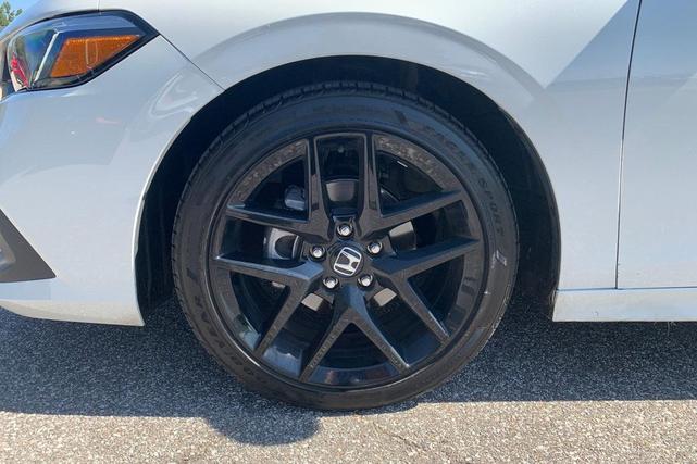 Photo of 2023 Platinum White Pearl Honda Civic