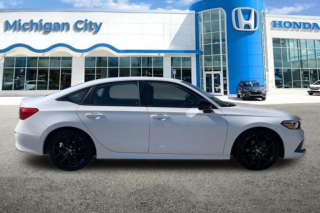Photo of 2023 Platinum White Pearl Honda Civic