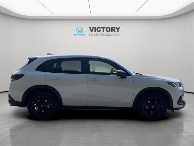 Photo of 2026 Platinum Honda HR-V