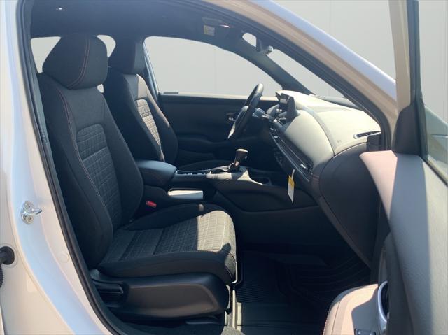 Photo of 2026 Platinum Honda HR-V