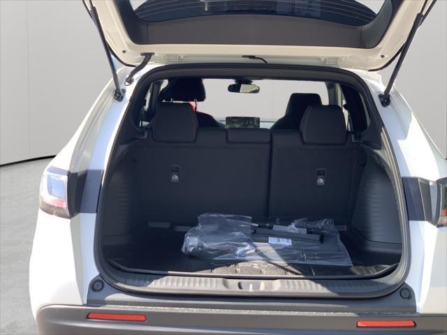 Photo of 2026 Platinum Honda HR-V