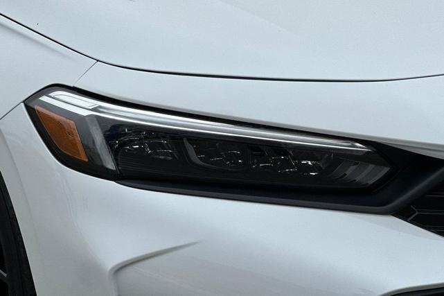 Photo of 2025 Platinum Honda Civic