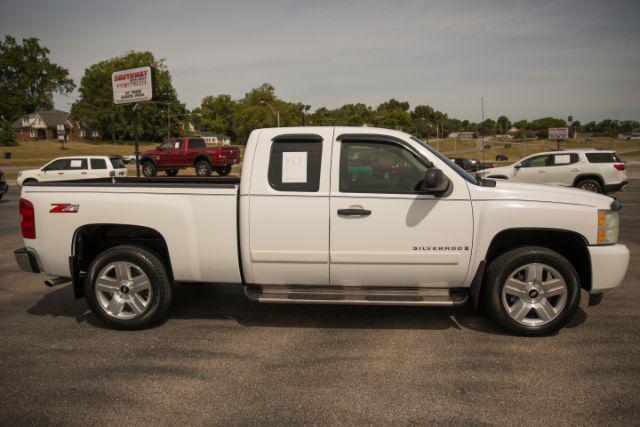 Photo of 2008 Summit White Chevrolet Silverado 1500