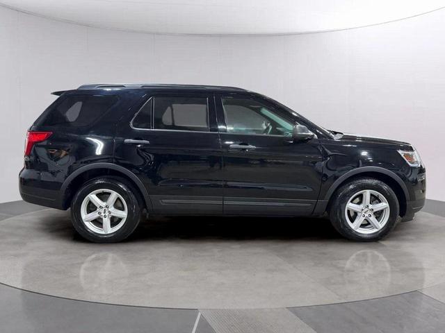 Photo of 2018 Shadow Black Ford Explorer