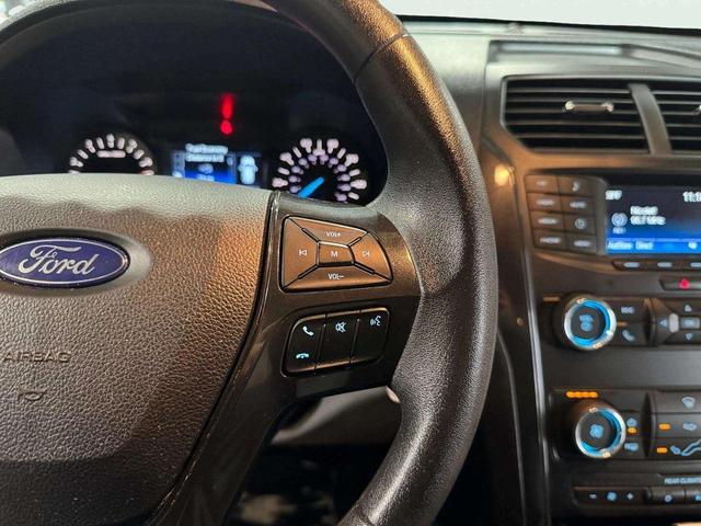 Photo of 2018 Shadow Black Ford Explorer