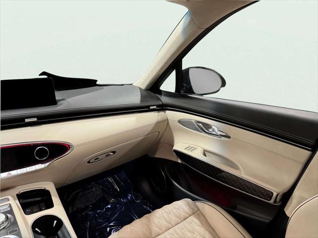 Photo of 2023 Vik Black Genesis GV70