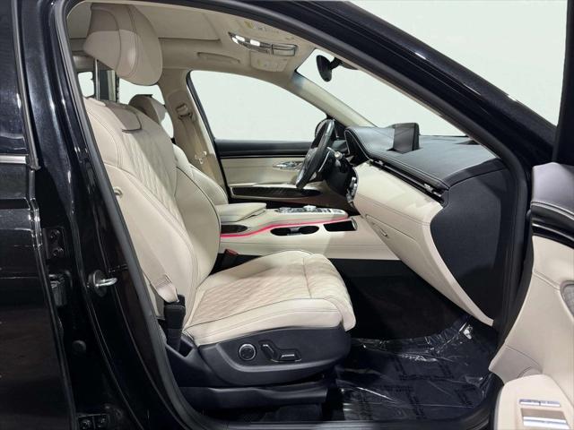 Photo of 2023 Vik Black Genesis GV70
