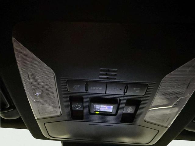 Photo of 2022 Blizzard Pearl/Midnight Black Metallic Toyota RAV4 Prime