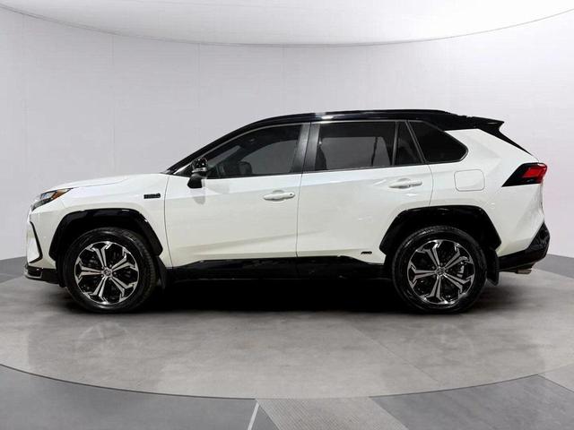 Photo of 2022 Blizzard Pearl/Midnight Black Metallic Toyota RAV4 Prime