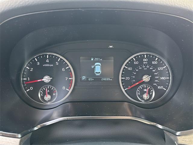 Photo of 2022 Glacial White Pearl Kia Telluride