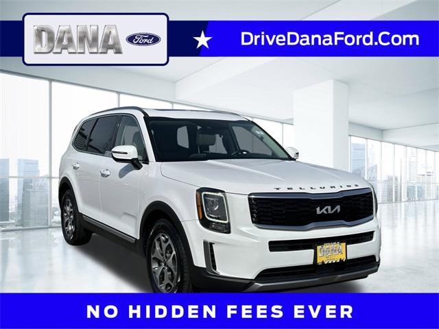 Photo of 2022 Glacial White Pearl Kia Telluride