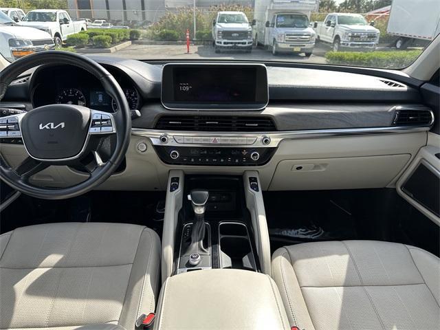 Photo of 2022 Glacial White Pearl Kia Telluride