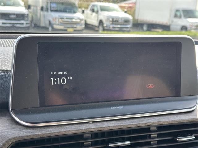 Photo of 2022 Glacial White Pearl Kia Telluride