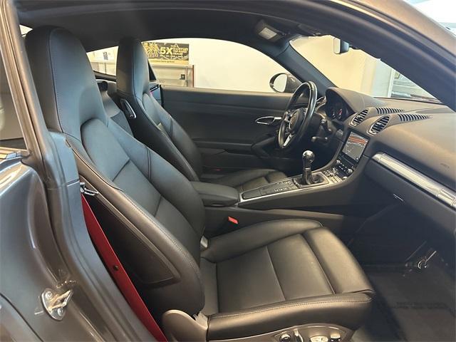 Photo of 2018 Agate Gray Metallic Porsche 718 Cayman