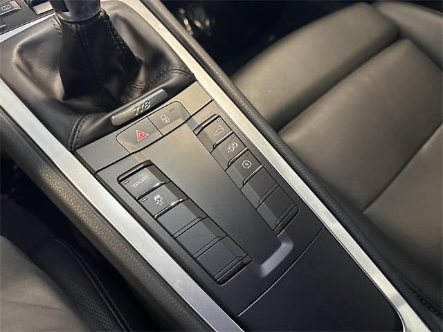 Photo of 2018 Agate Gray Metallic Porsche 718 Cayman