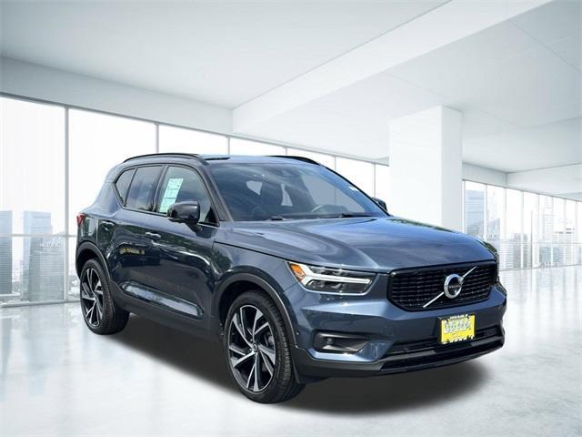 2022 Volvo XC40