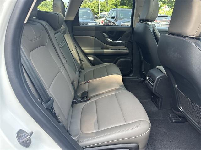 Photo of 2023 Pristine White Lincoln Corsair