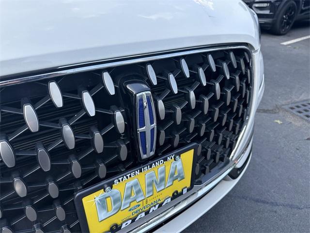 Photo of 2023 Pristine White Lincoln Corsair