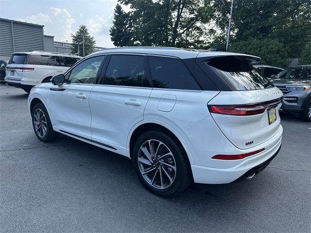 Photo of 2023 Pristine White Lincoln Corsair