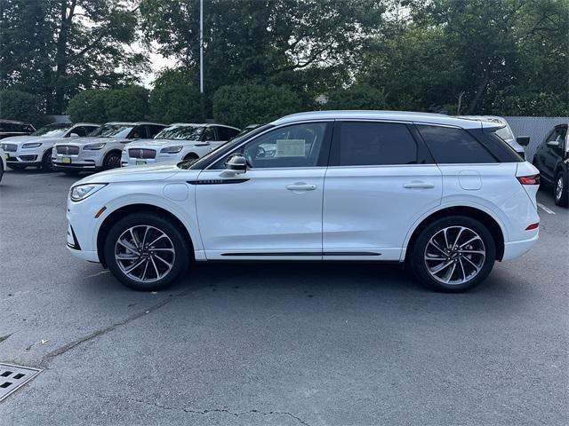 Photo of 2023 Pristine White Lincoln Corsair