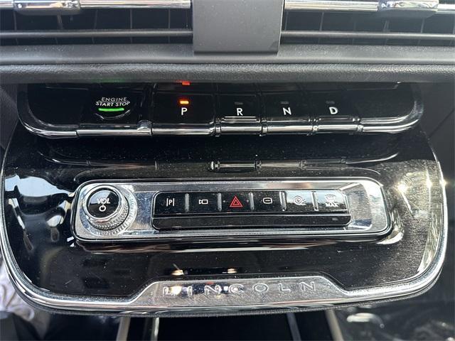 Photo of 2023 Pristine White Lincoln Corsair