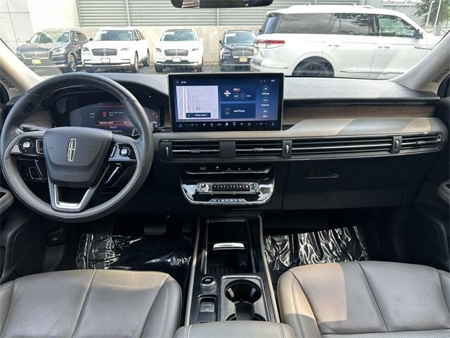 Photo of 2023 Pristine White Lincoln Corsair