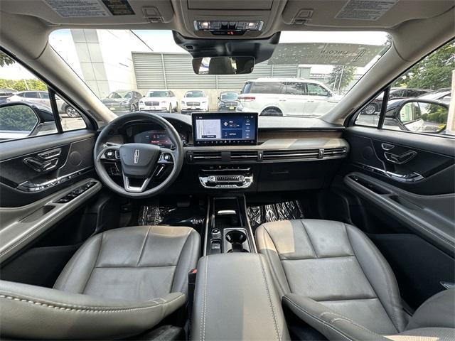 Photo of 2023 Pristine White Lincoln Corsair
