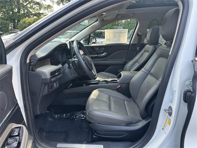 Photo of 2023 Pristine White Lincoln Corsair