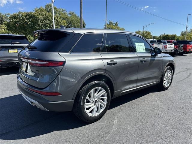 Photo of 2024 Metallic Lincoln Corsair