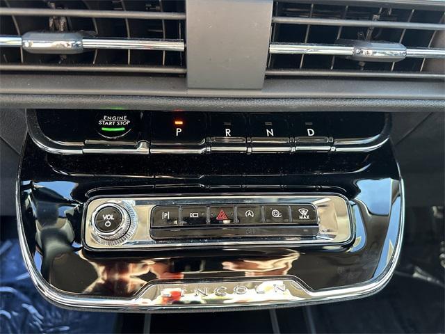 Photo of 2024 Metallic Lincoln Corsair