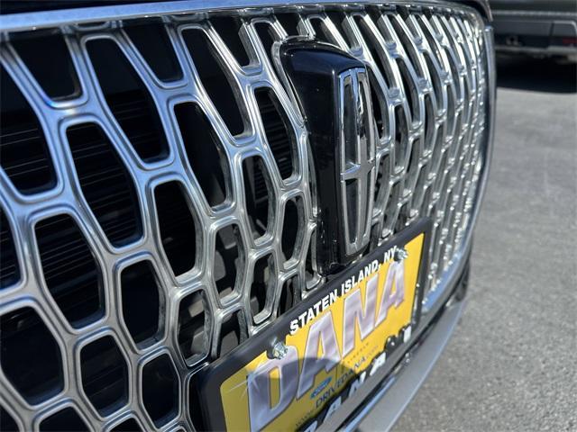 Photo of 2024 Metallic Lincoln Corsair