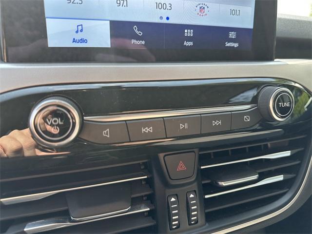 Photo of 2022 Agate Black Metallic Ford Escape