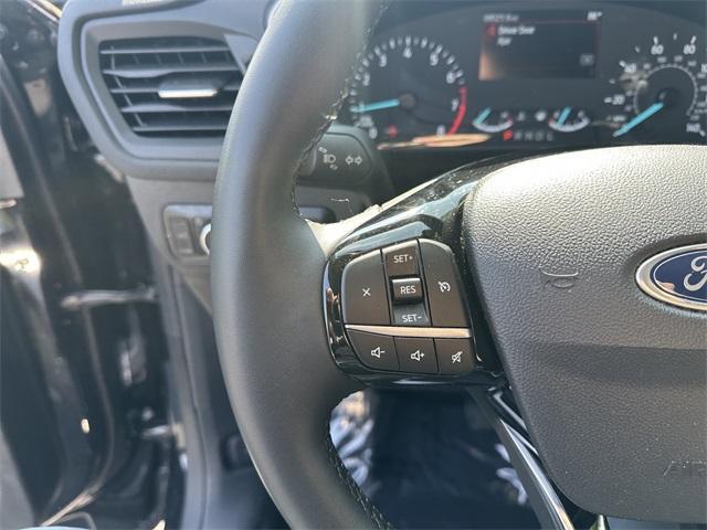 Photo of 2022 Agate Black Metallic Ford Escape