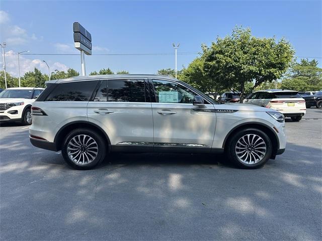 Photo of 2023 Ceramic Pearl Metallic Lincoln Aviator