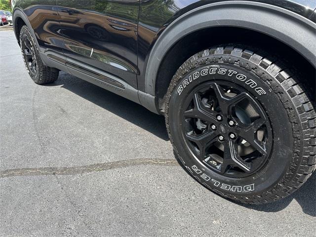 Photo of 2022 Agate Black Metallic Ford Explorer