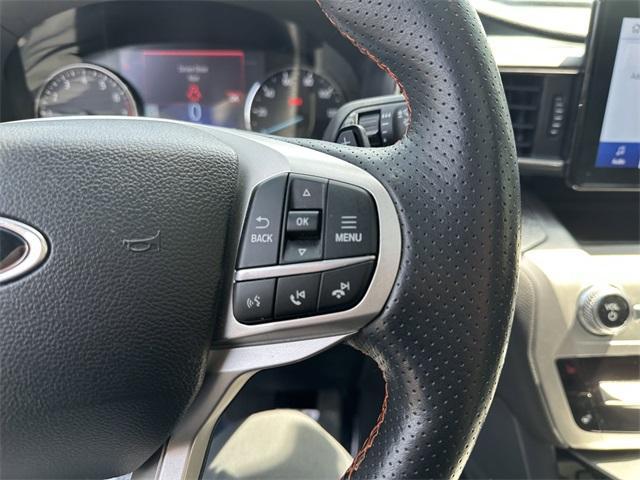 Photo of 2022 Agate Black Metallic Ford Explorer