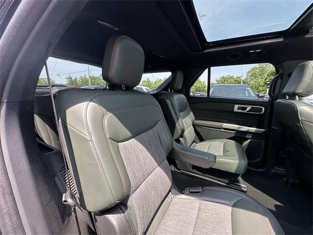 Photo of 2022 Agate Black Metallic Ford Explorer