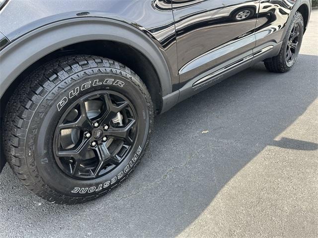Photo of 2022 Agate Black Metallic Ford Explorer