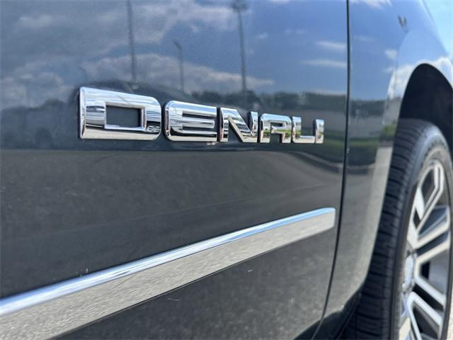 Photo of 2019 Dark Sky Metallic GMC Yukon XL