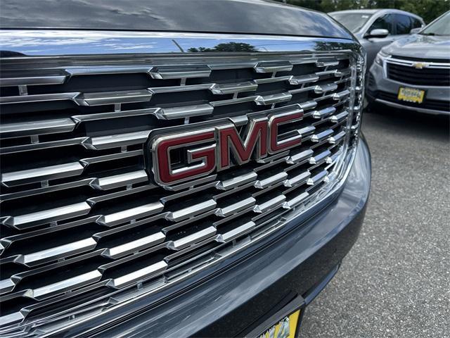 Photo of 2019 Dark Sky Metallic GMC Yukon XL