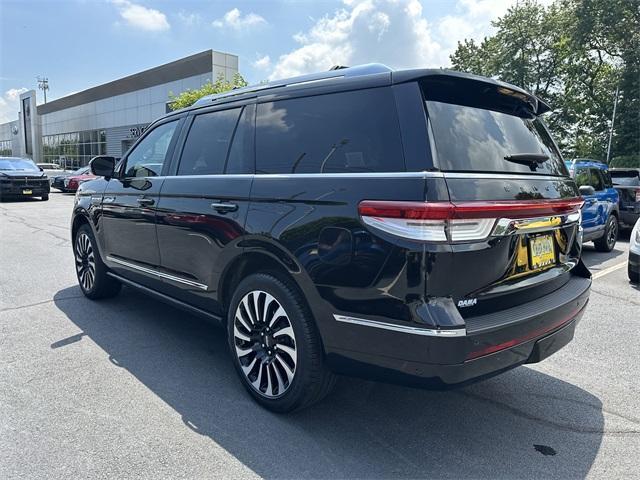 Photo of 2023 Infinite Black Metallic Lincoln Navigator