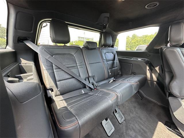 Photo of 2023 Infinite Black Metallic Lincoln Navigator