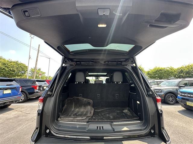 Photo of 2023 Infinite Black Metallic Lincoln Navigator